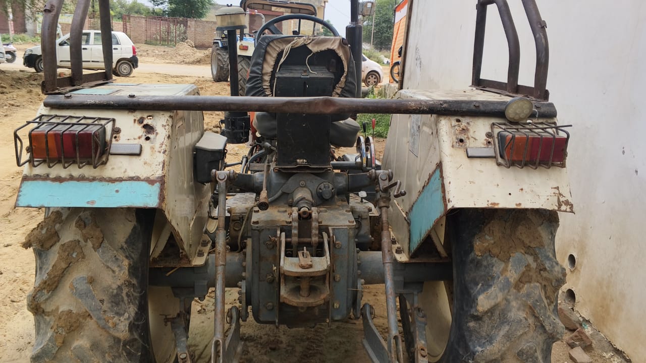 Swaraj 724 FE