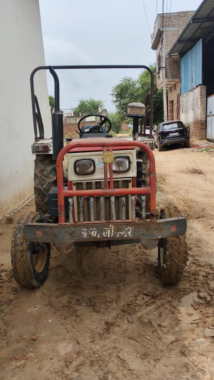 Swaraj 724 FE